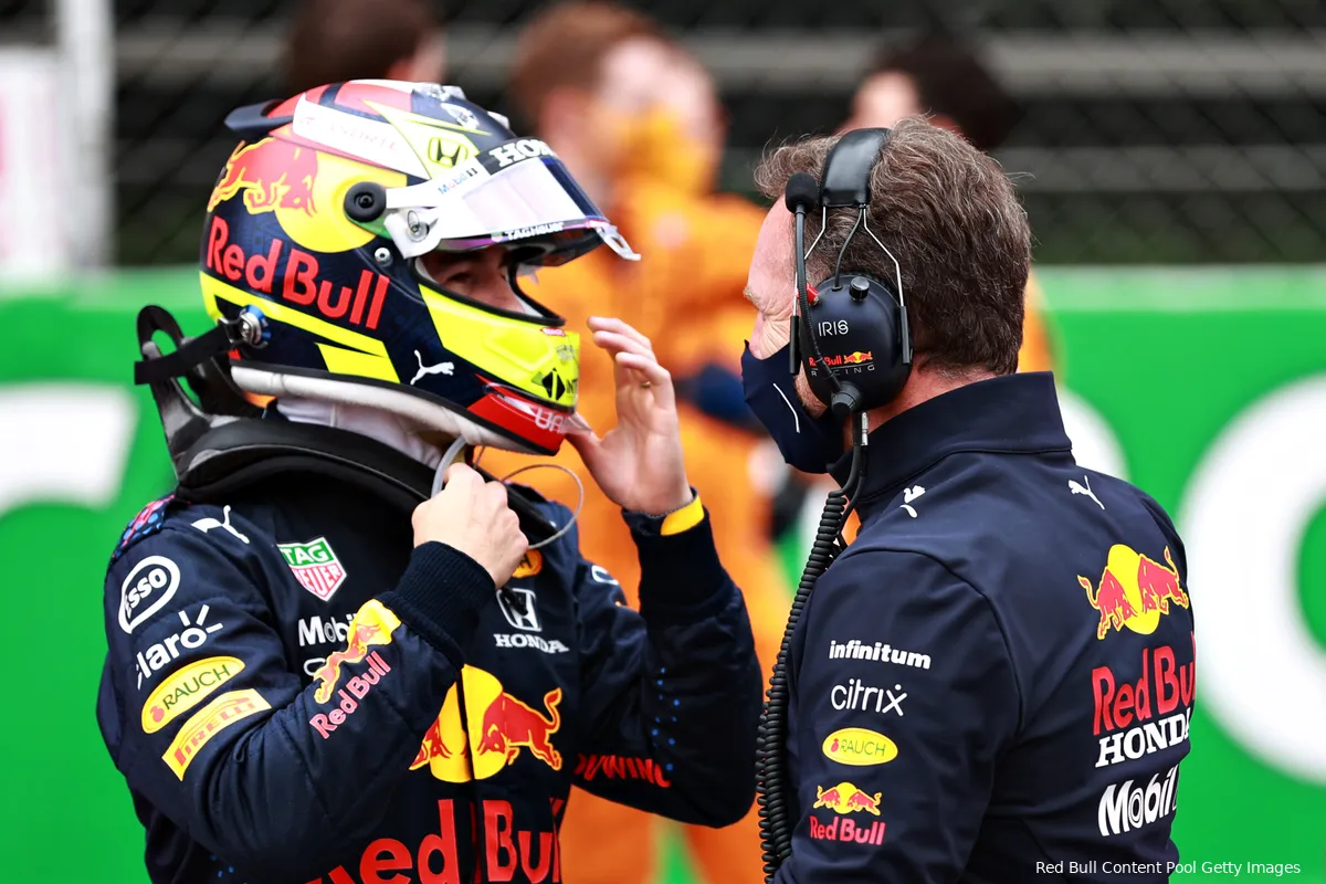 Horner ziet waar Pérez het lastig mee heeft: 'Daar heeft hij nu meer moeite mee'