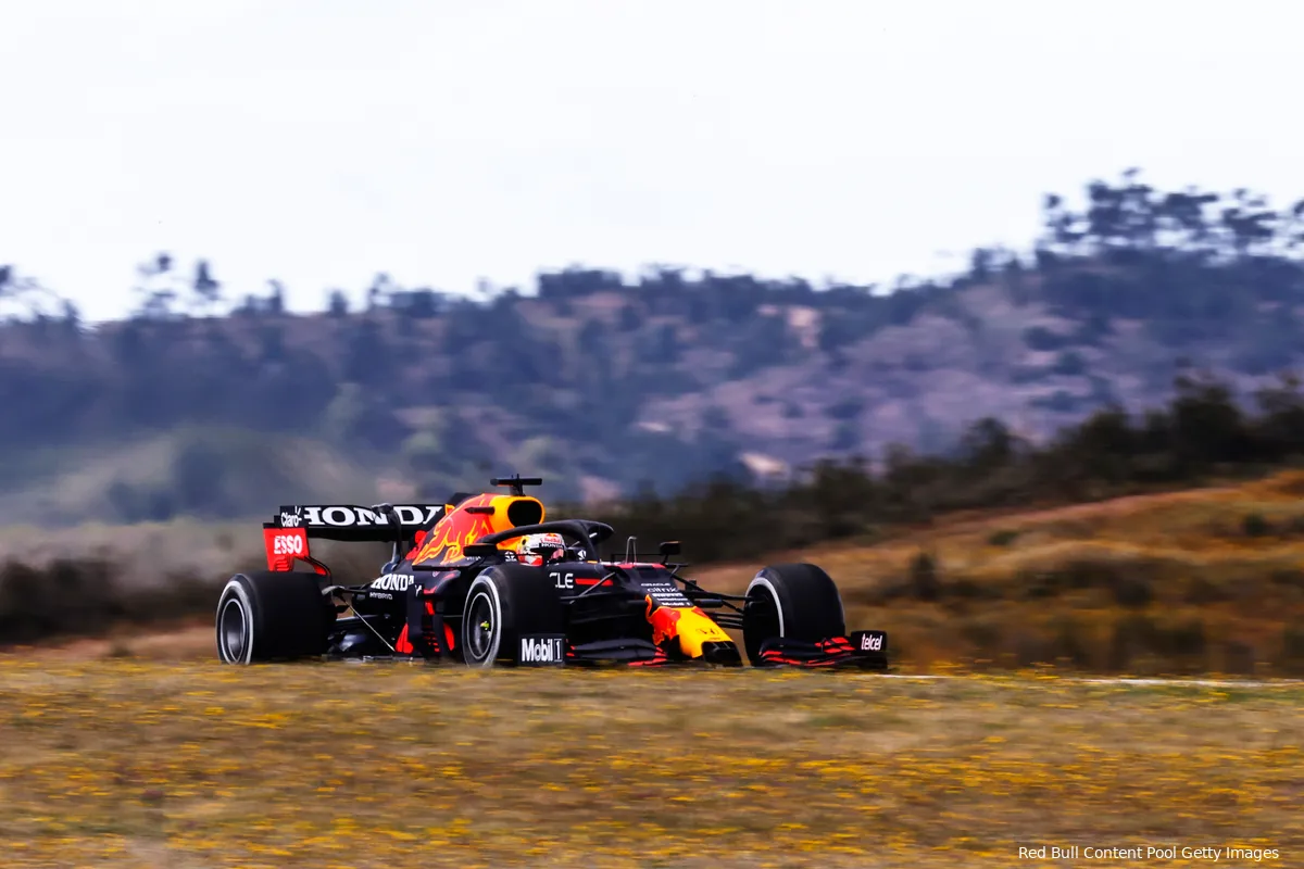Kravitz over verschil Red Bull en Mercedes op rechte stukken: 'Dat verraste me wel'