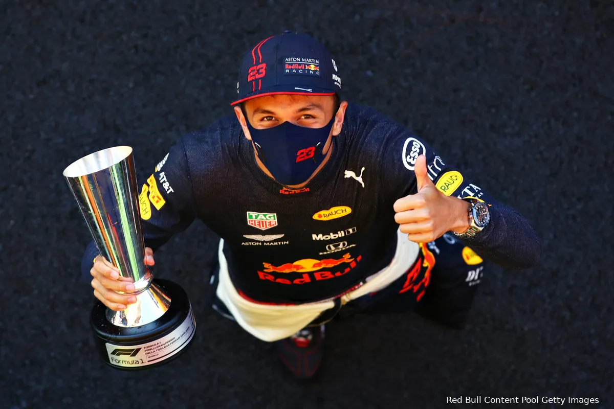Albon heeft goed nieuws voor fans: 'Bij de nieuwe bolides komt het aan op de coureur'