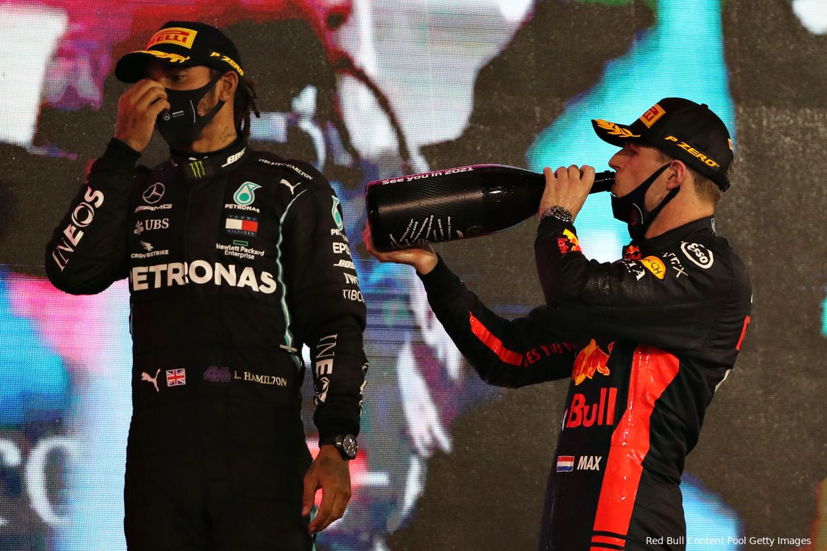 Villeneuve kijkt zijn ogen uit: 'Verstappen bestuurt die Red Bull goddelijk'