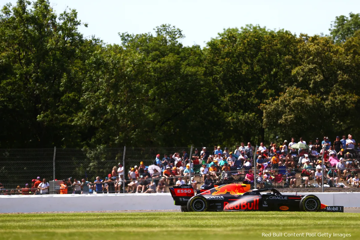 Chandhok analyseert: 'Het voordeel ligt na bocht 1 al bij Verstappen'