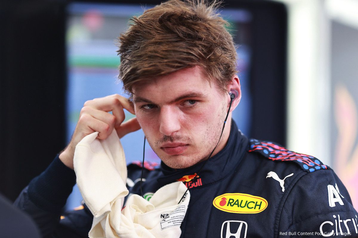 Beelden | Verstappen na crash GP Hongarije: 'Zijn we het hele ding kwijt?!'