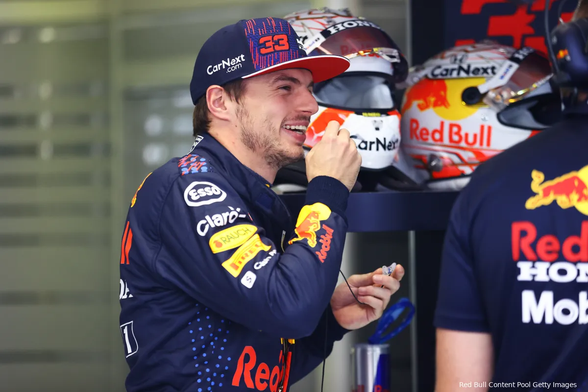 Verstappen ontkent teamorder Pérez: 'Ik heb hem gewoon zelf ingehaald'