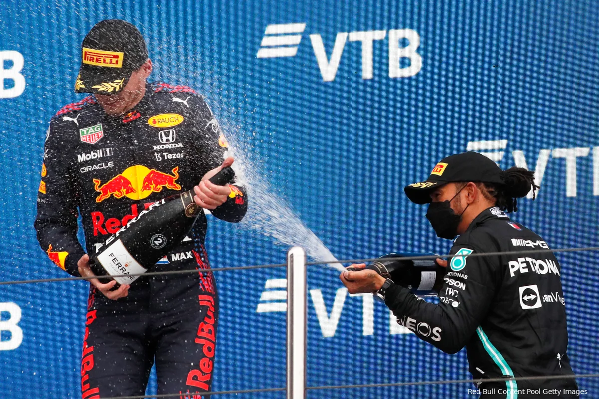 NB | 'Eigenlijk is het voor Verstappen toch nog met een sisser afgelopen in Rusland'