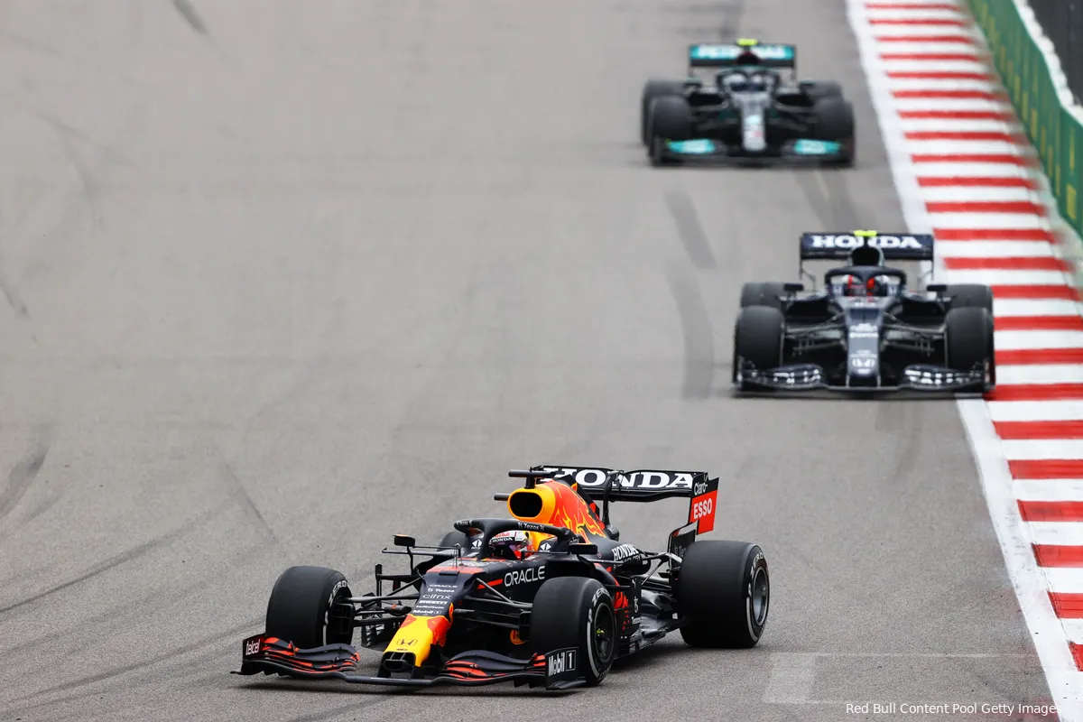 Brokkenpiloten | Verstappen nog altijd aan de leiding na goedkoop weekend in Rusland