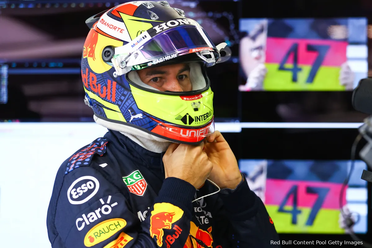 Pérez niet blij met tijdstraf: 'Podium gepakt op de baan, maar verloren door een straf'