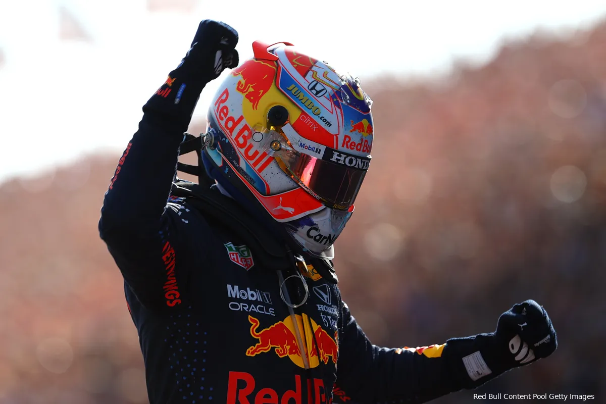 Horner na winnen tweede titel van Verstappen: 'Dit is minder stressvol dan vorig jaar!'