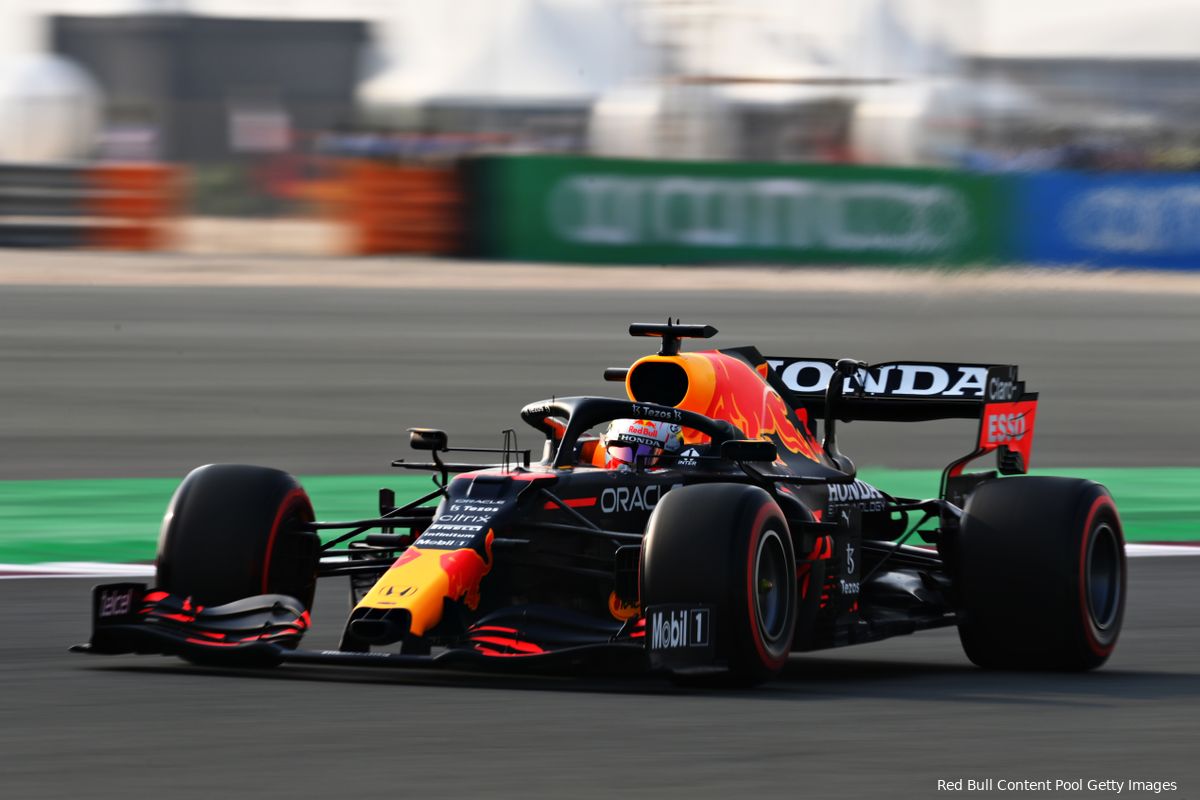WK stand F1: Verstappen voelt de hete adem van Hamilton in zijn nek na P2 in Qatar