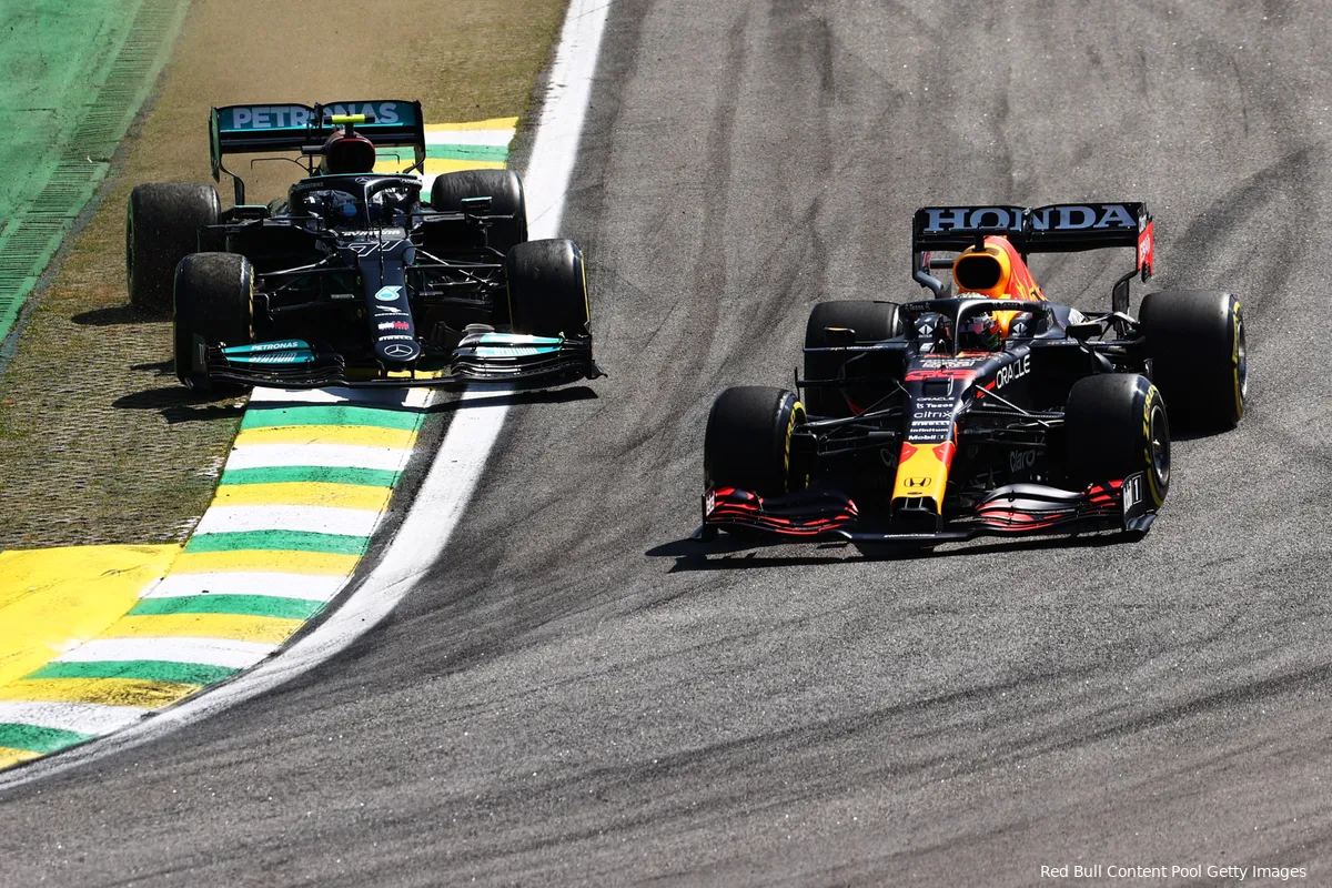 Verstappen genoot van duel met Hamilton ondanks 'pijnlijk verschil' op rechte stukken