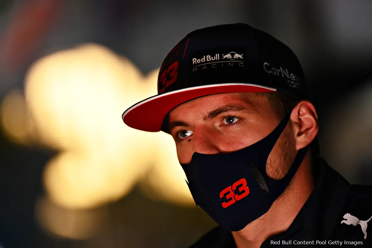 Verstappen lijkt agressief voor de race: 'Goed starten en in elk gat duiken'