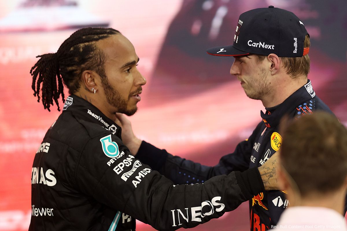 Verstappen met kritiek op Hamilton: 'Russell eindigt met die auto wel als vierde'