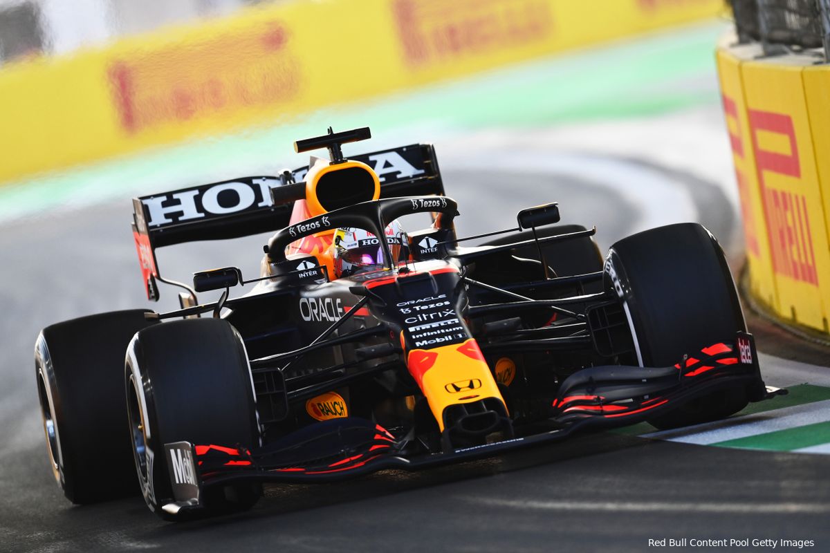 Mercedes voorlopig de snelste: 'Maar het beste van Red Bull moet nog komen'