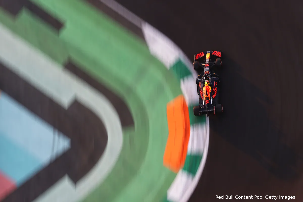 Davidson ziet dat er meer in het vat zit bij Verstappen: 'Hij heeft daar last van verkeer'