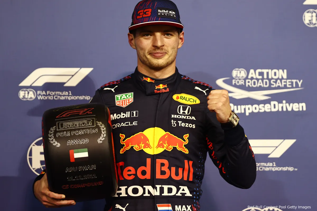 Verstappen ziet eerste bandenkeuze in rook opgaan: 'Dat is mij nog nooit overkomen'