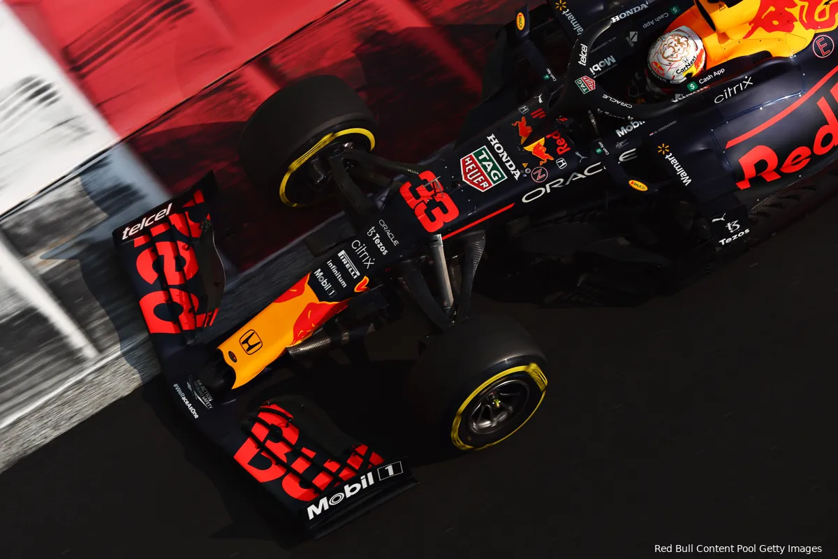 verstappen bovenkant zaterdag abu dhabi 2021
