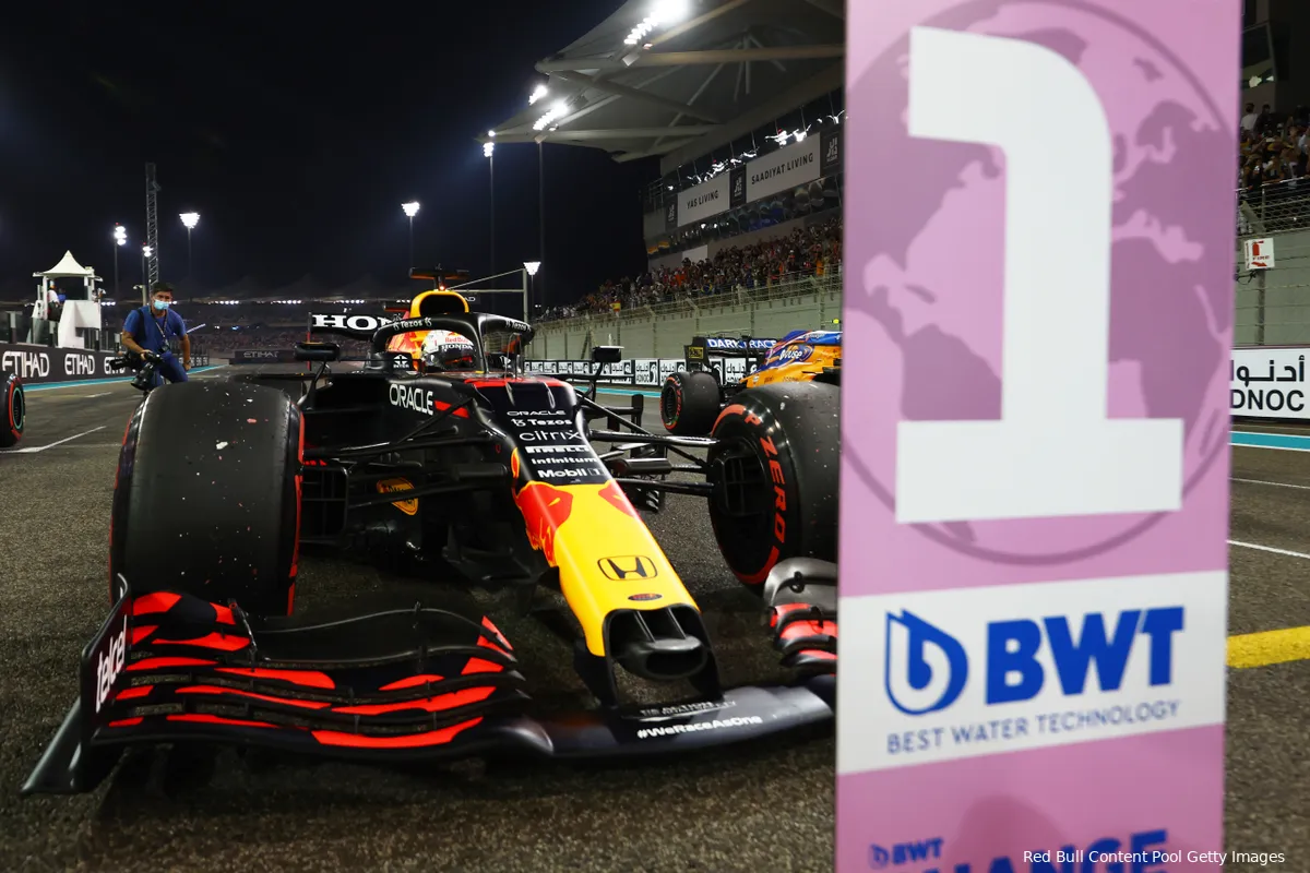 verstappen p1 kwalificatie abu dhabi 2021