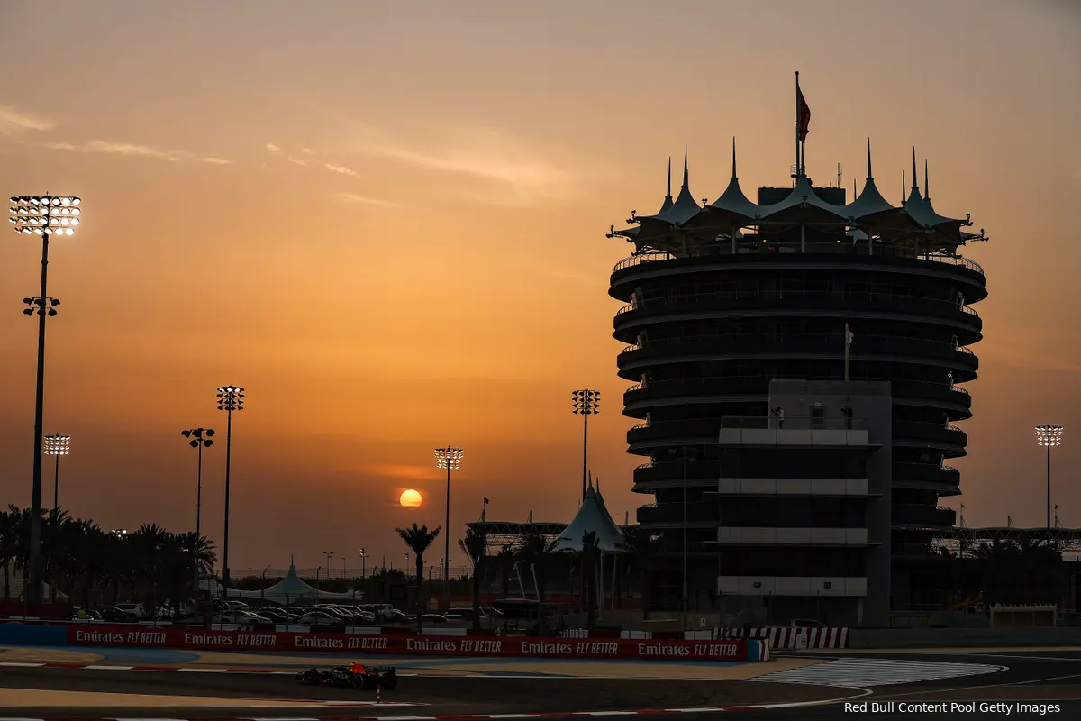 rb18 red bull racing bahrein zonsondergang