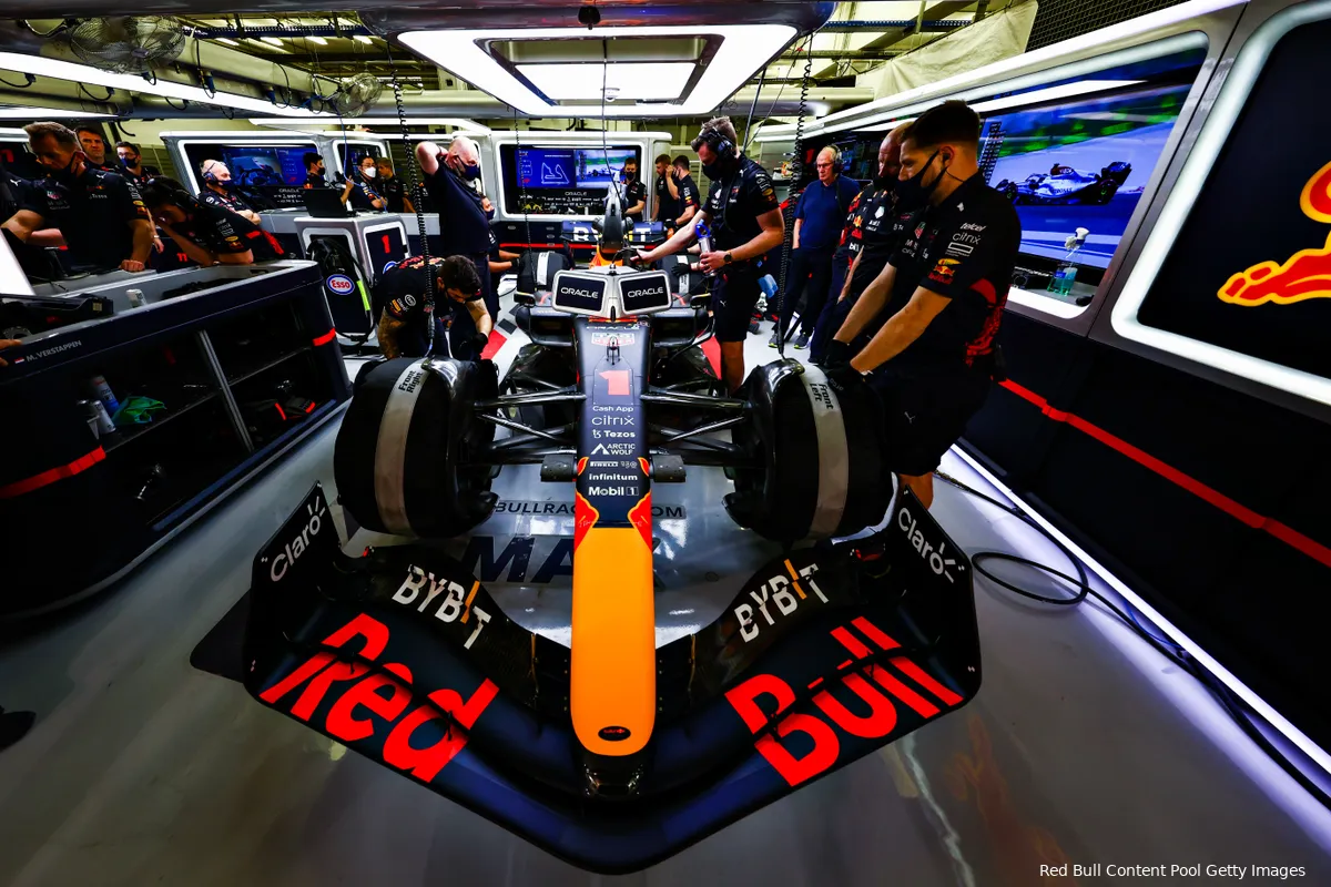 Berger vergelijkt RB18 en W13: 'Red Bull weet dat ze goede auto hebben'