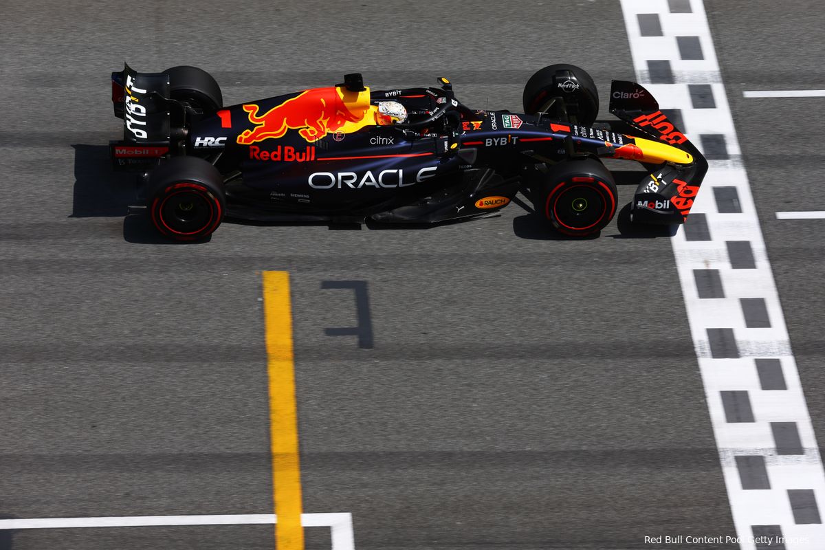 Verstappen zegeviert in Spanje, neemt leiding in kampioenschap over van Leclerc