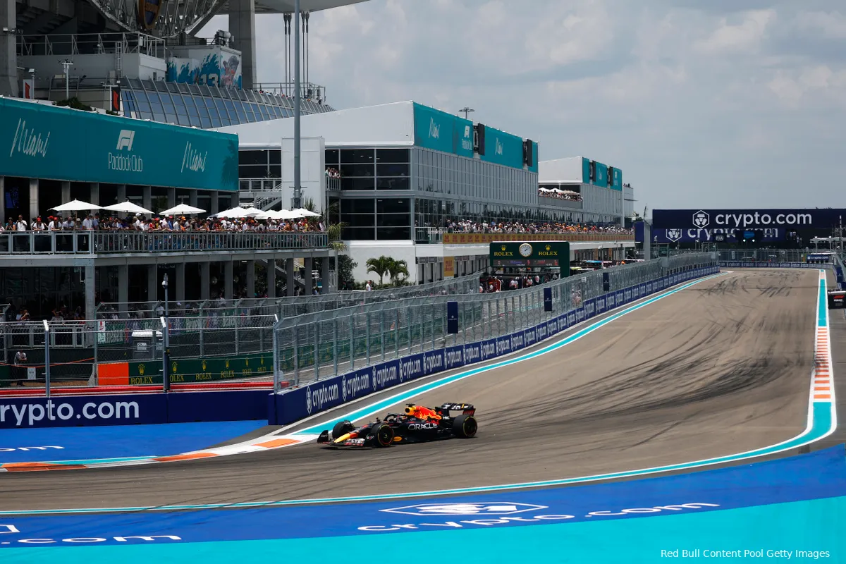 Startopstelling GP Miami: Verstappen en Pérez moeten beide Ferrari's voor laten