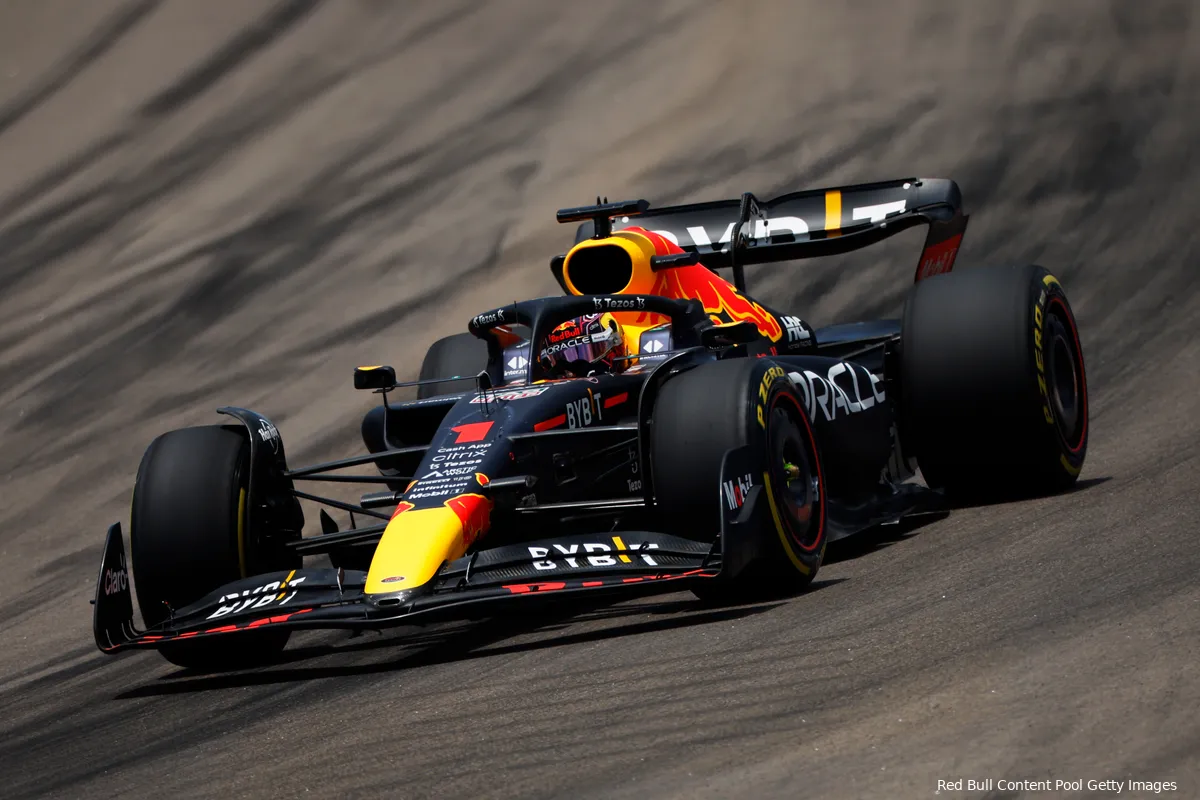 Verstappen begaat kostbare fout, Leclerc maakt optimaal gebruik en pakt poleposition