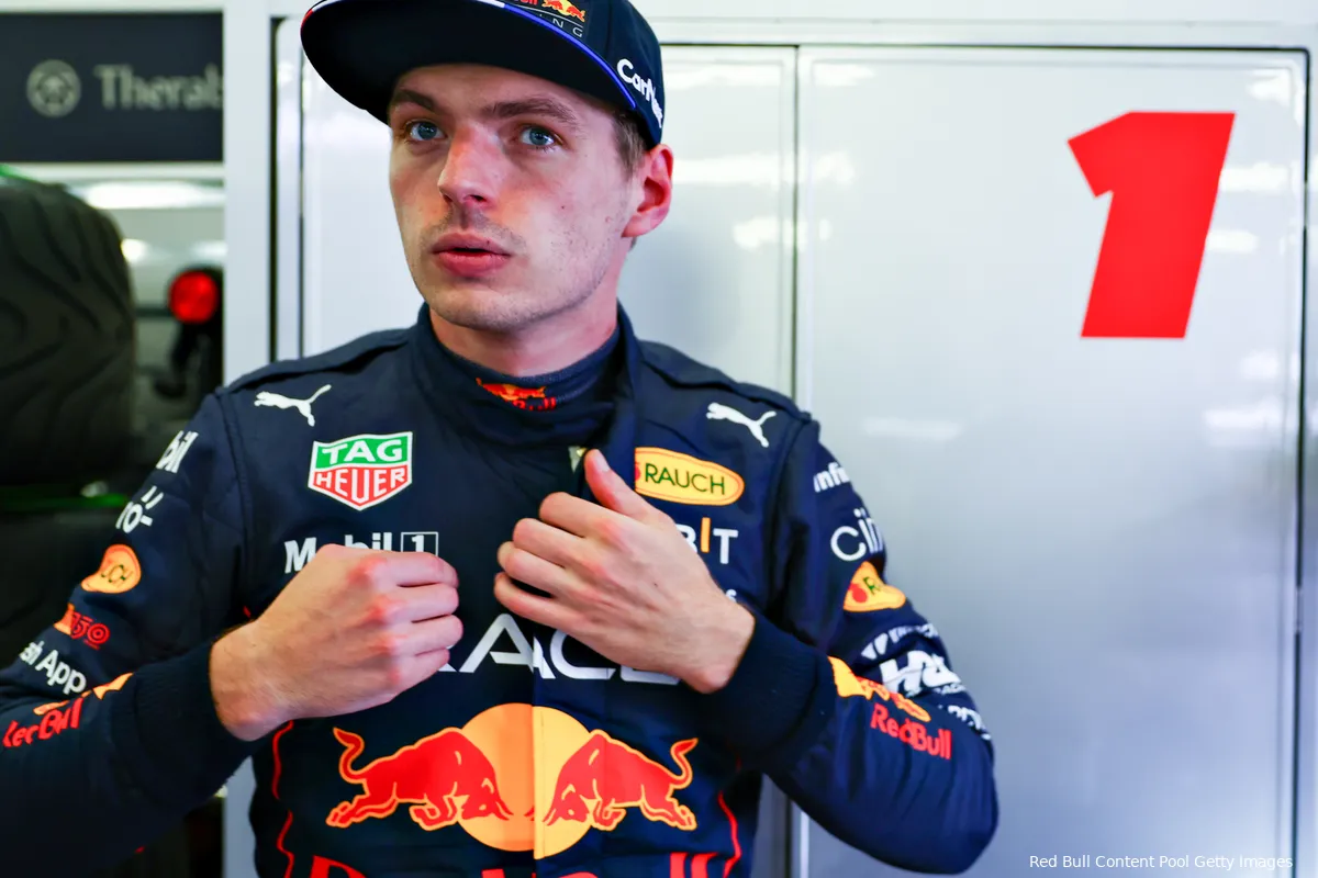 Verstappen verklaart tegenvallende vrijdag in Baku: 'Ongelukkig op de softs'