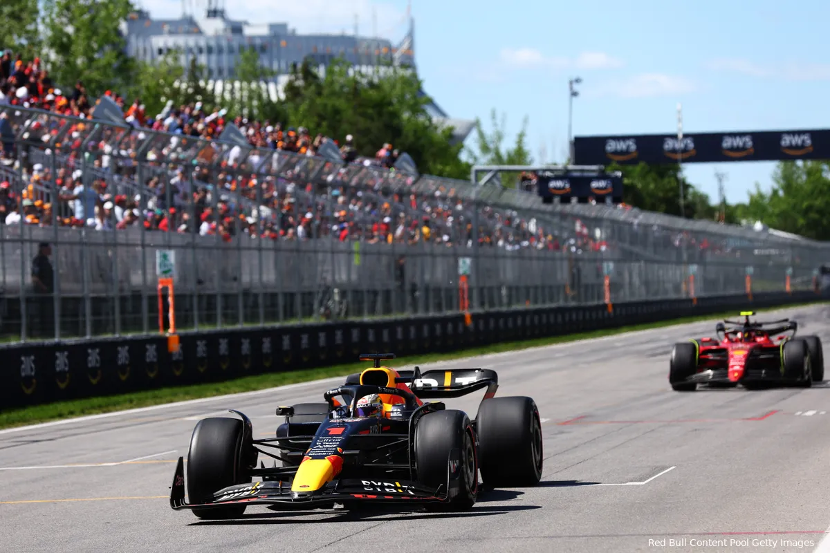 Sainz over gevecht met Verstappen: 'Ik was de snelste coureur op de baan'