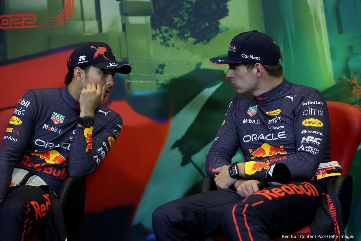 Pérez stoort zich niet aan teamorder voor Verstappen: 'Hij was hier sneller'