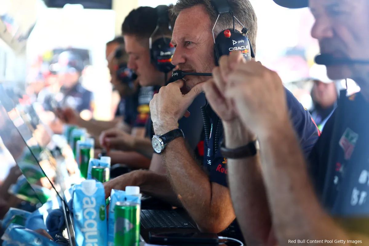 Horner: 'Verstappen was Leclerc na de helft van zijn out-lap al zo goed als voorbij'