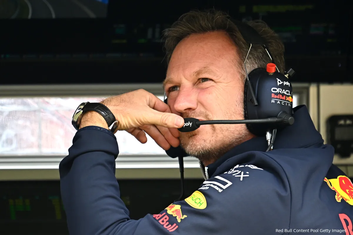 Horner verrast door strategische keuze Mercedes: 'Alsof ze Ferrari daar maar lieten gaan'