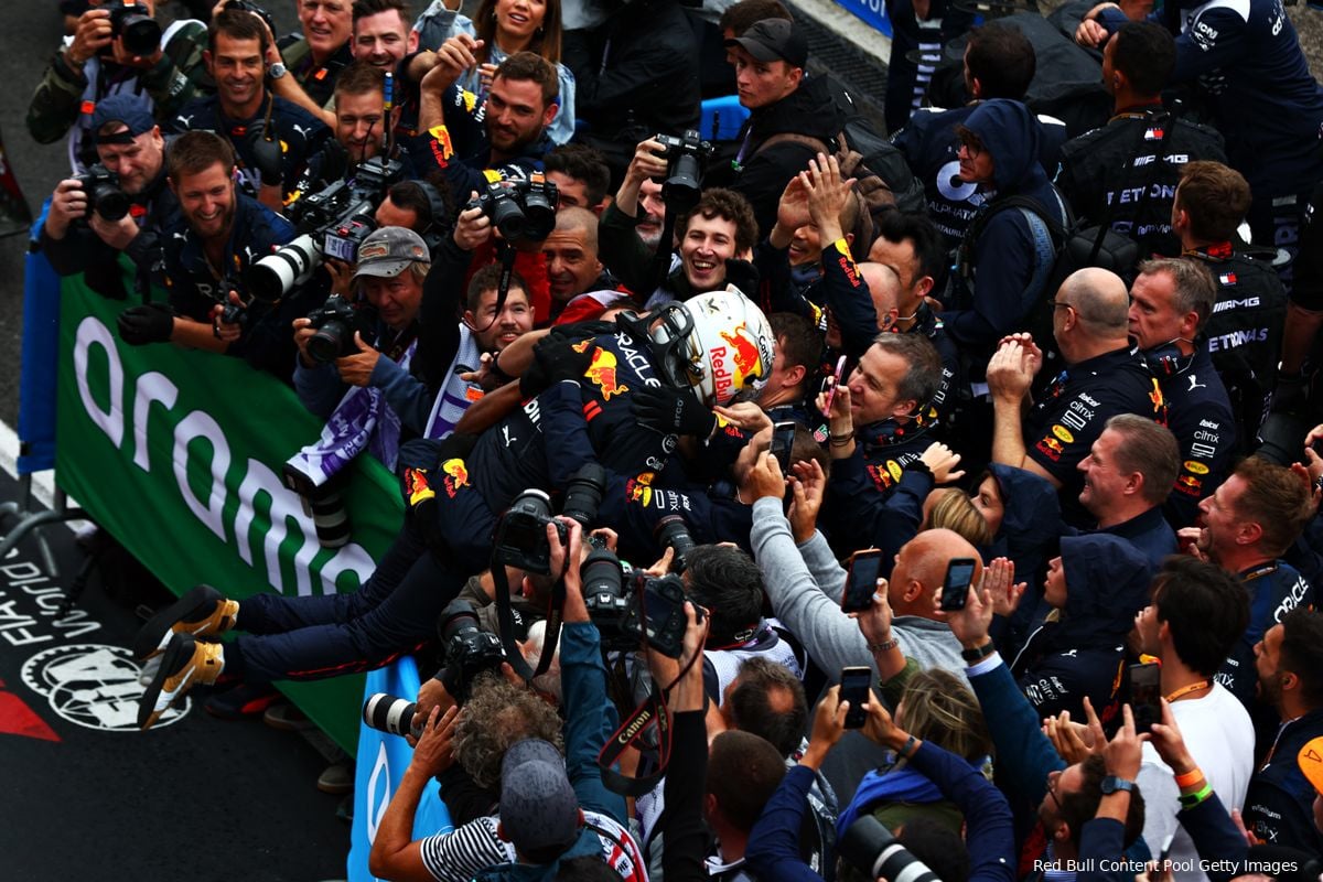 Mol zag euforische Verstappen in Hongarije: 'In feite zijn grootste overwinning ooit'