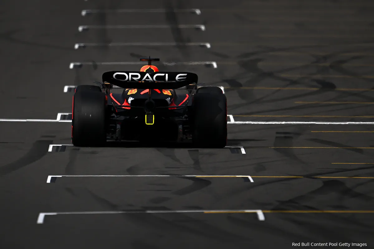 Startopstelling GP Groot-Brittannië: Verstappen met P2 in Ferrari-sandwich