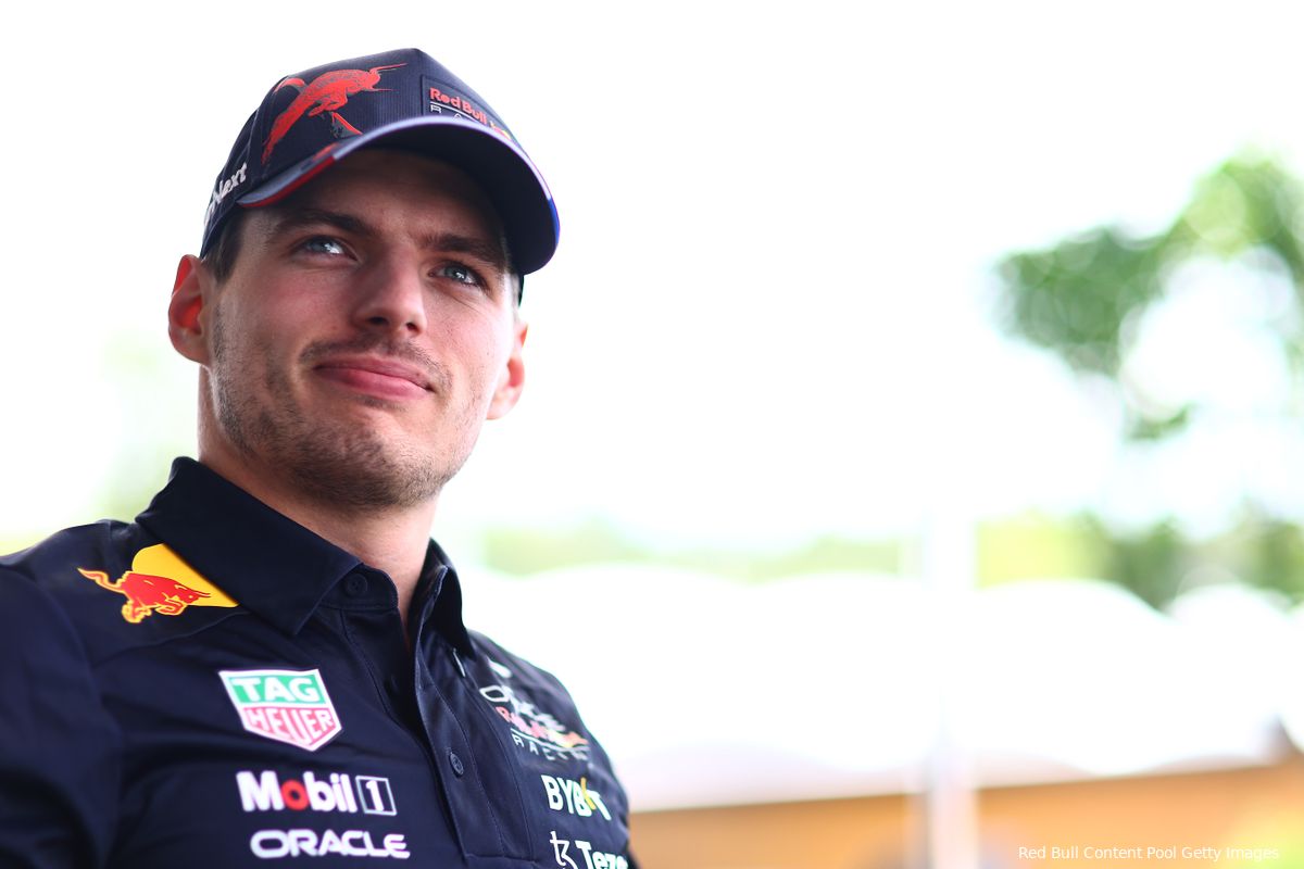 Coulthard stipt verschil tussen Verstappen en Leclerc aan: 'Charles rijdt met een zekere angst'