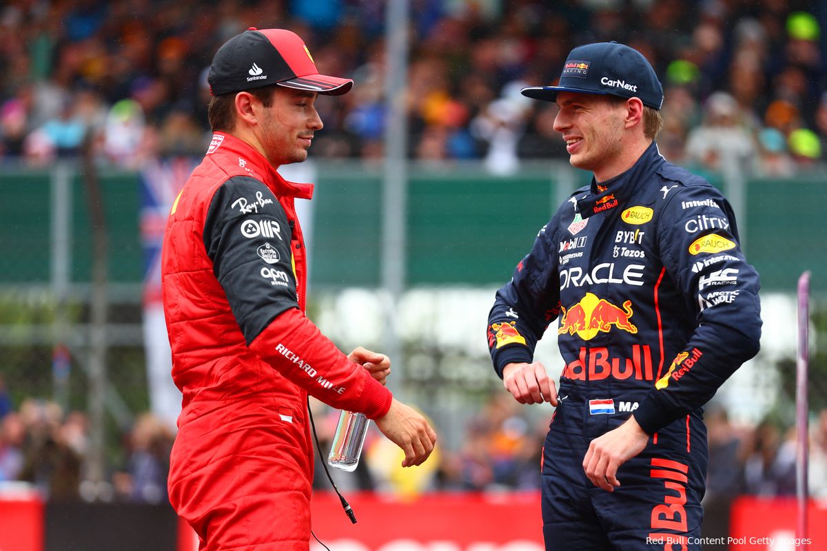 Leclerc over rivaliteit met Verstappen: 'Je laat natuurlijk nooit ruimte voor een ander'