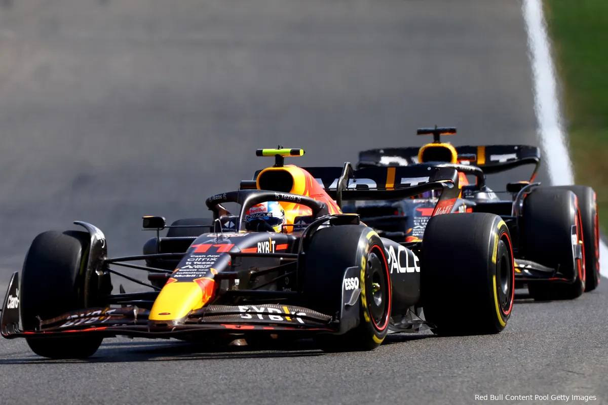 Pérez verklaart achterstand op Verstappen: 'In die situatie zit ik nu met deze auto'