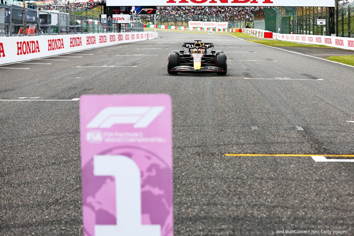 NB: 'In Japan zagen we de dominantie die Verstappen heel het seizoen al vertoont'