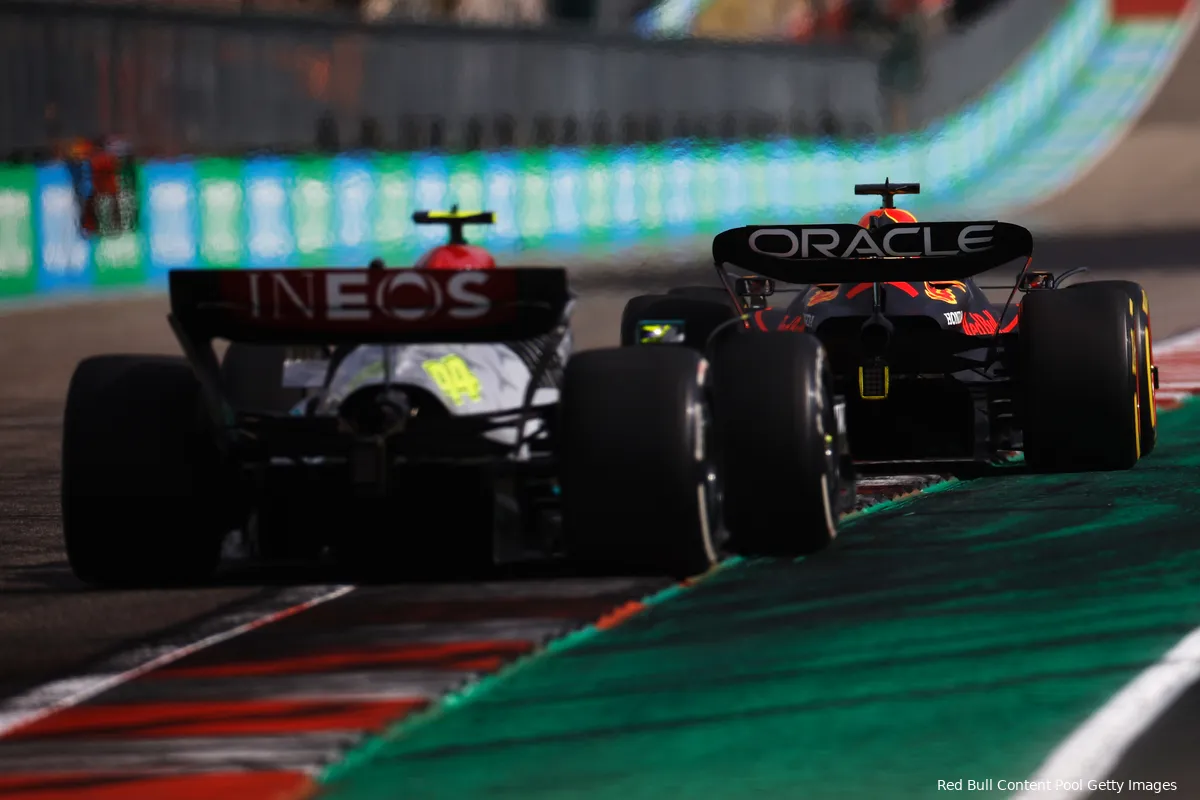 max verstappen lewis hamilton rb18 red bull racing w13 mercedes f1 gp verenigde staten 2022