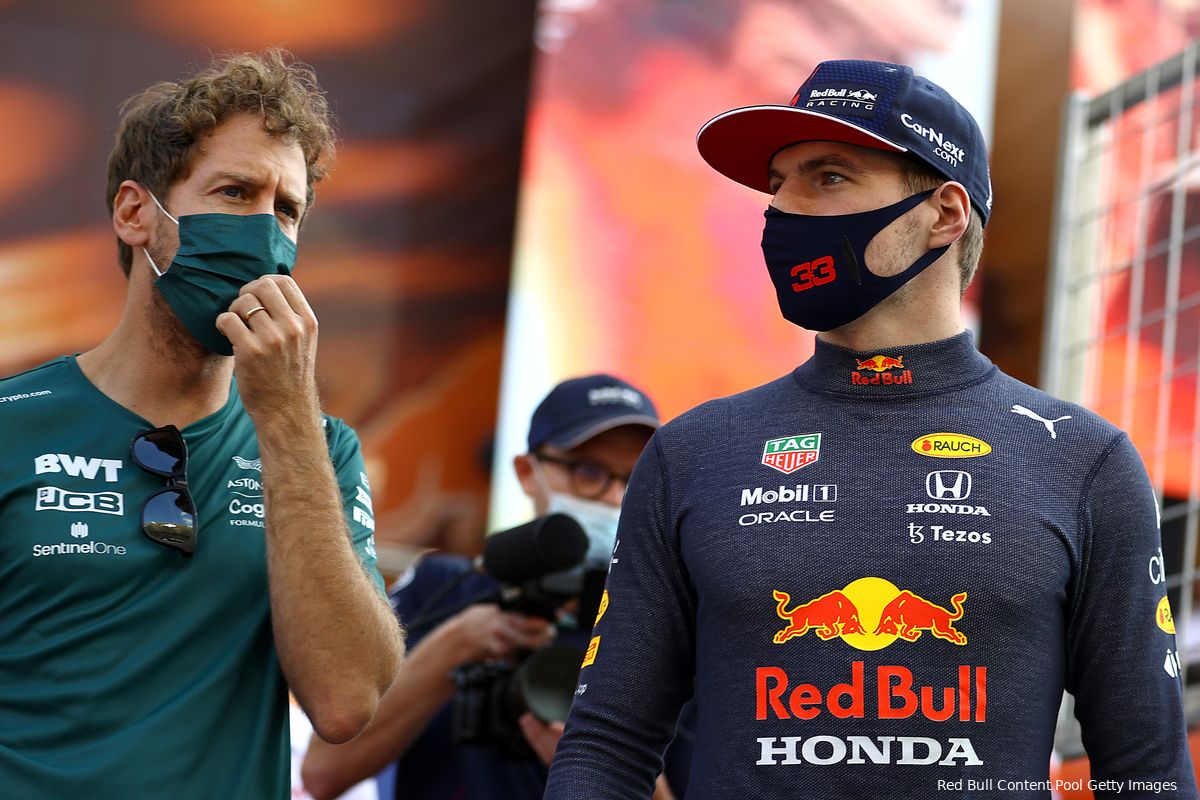 Vettel zocht Verstappen op na Silverstone-crash: 'Laat zien wat voor persoon hij is'