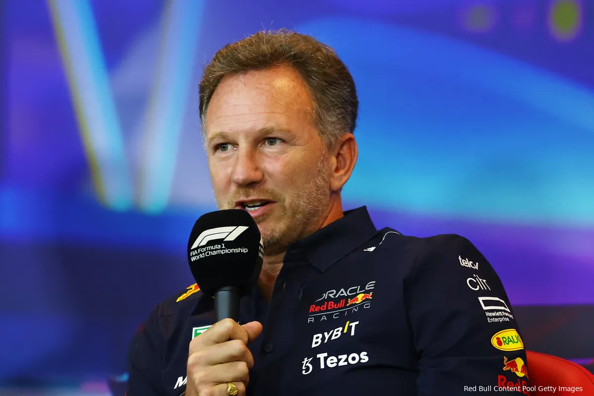 Horner wil Verstappen bedanken: 'Daardoor staan we als team op eerste startrij'