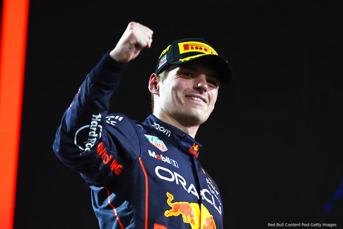 Verstappen is klaar voor langer seizoen: 'Als je dat niet bent kun je beter stoppen, toch?