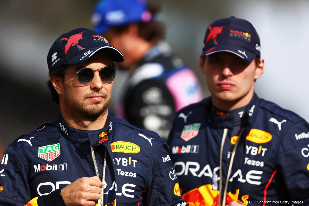 Verstappen zag geen kans om Pérez te helpen: 'Was ook niet helemaal eerlijk geweest'