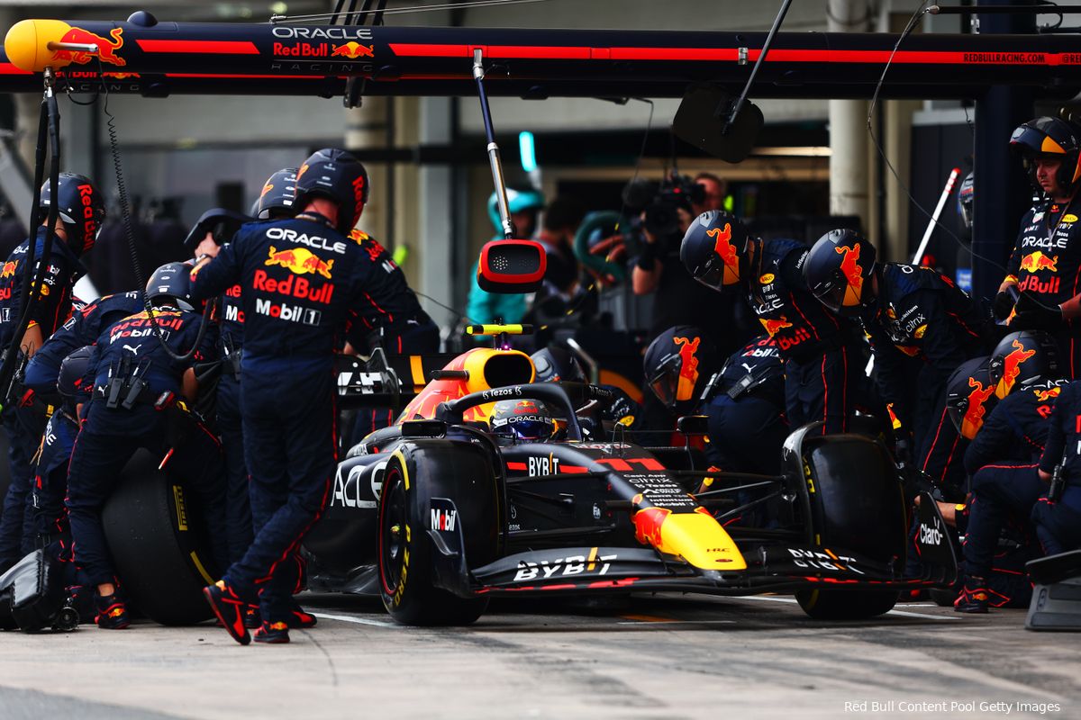 Omstandigheden tijdens race helpen Red Bull maar marginaal: 'Coureurs bleven over het asfalt glijden'