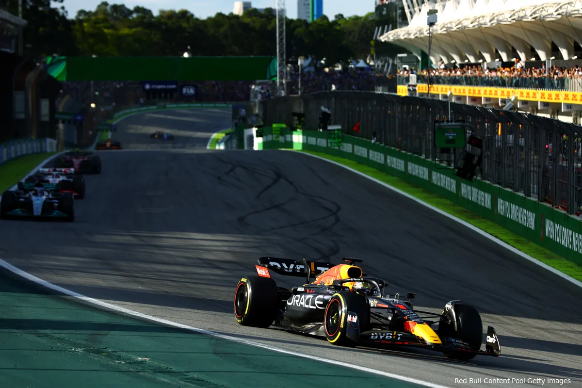 Viaplay-analisten zien voor de race kansen voor Verstappen: 'Misschien hele strategische call'