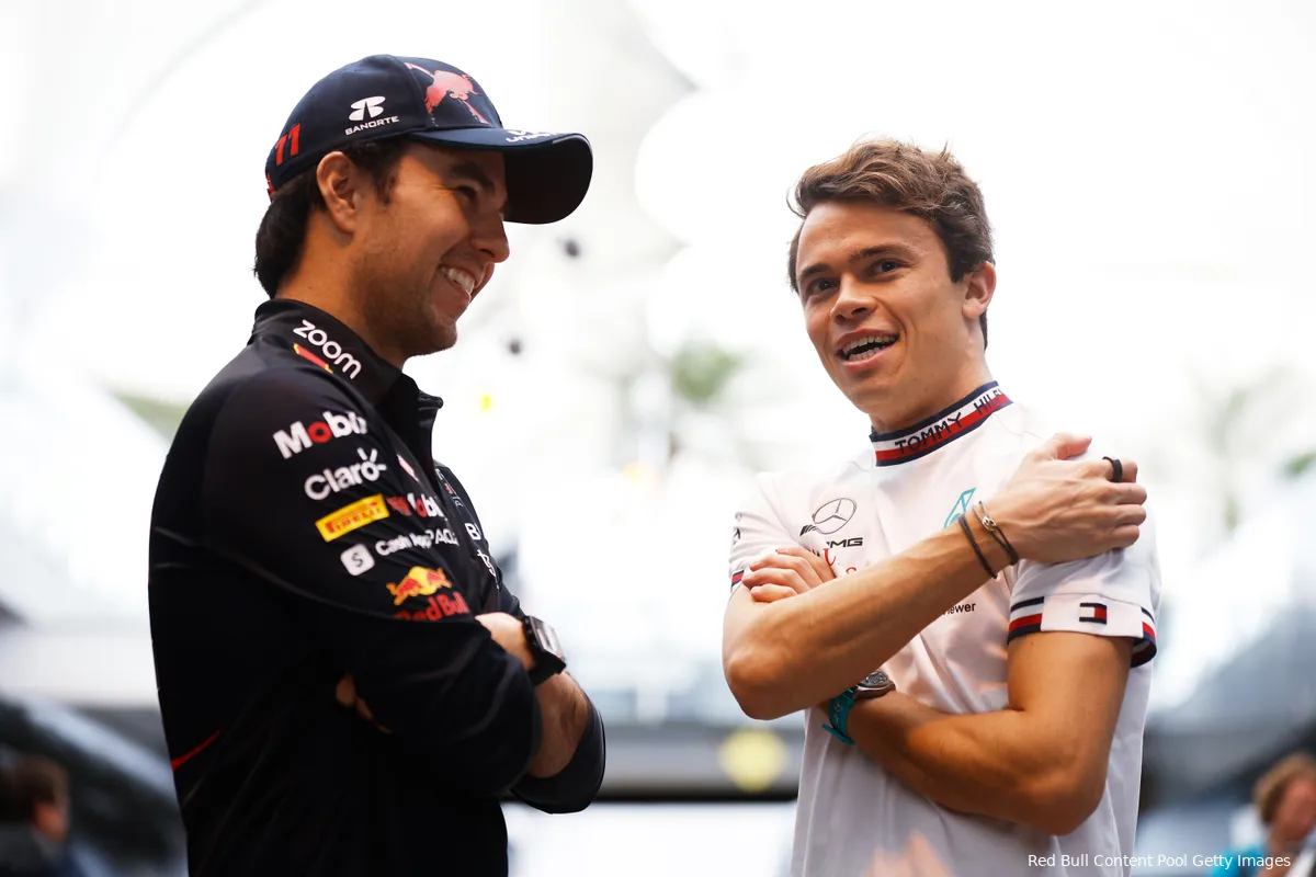 De Vries' weg naar de F1: 'Wij startten die kart en Nyck rende weg van het lawaai'