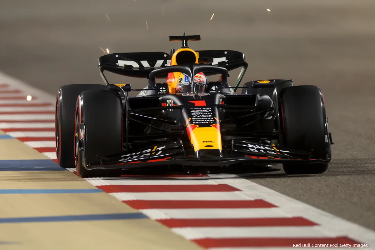 Verstappen grijpt direct poleposition in nieuwe F1-seizoen, één-twee voor Red Bull