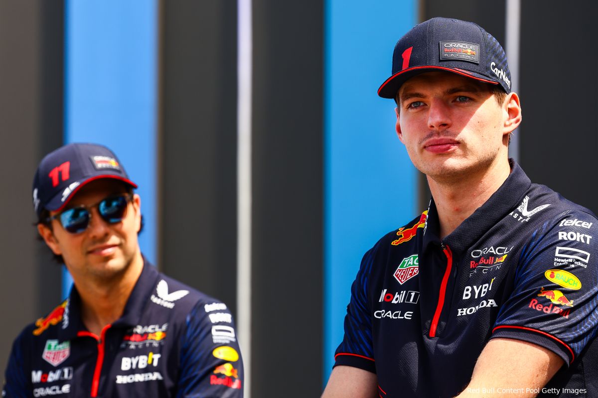 Pérez beticht van naïviteit: 'Wanneer luistert Max wél naar Red Bull?'