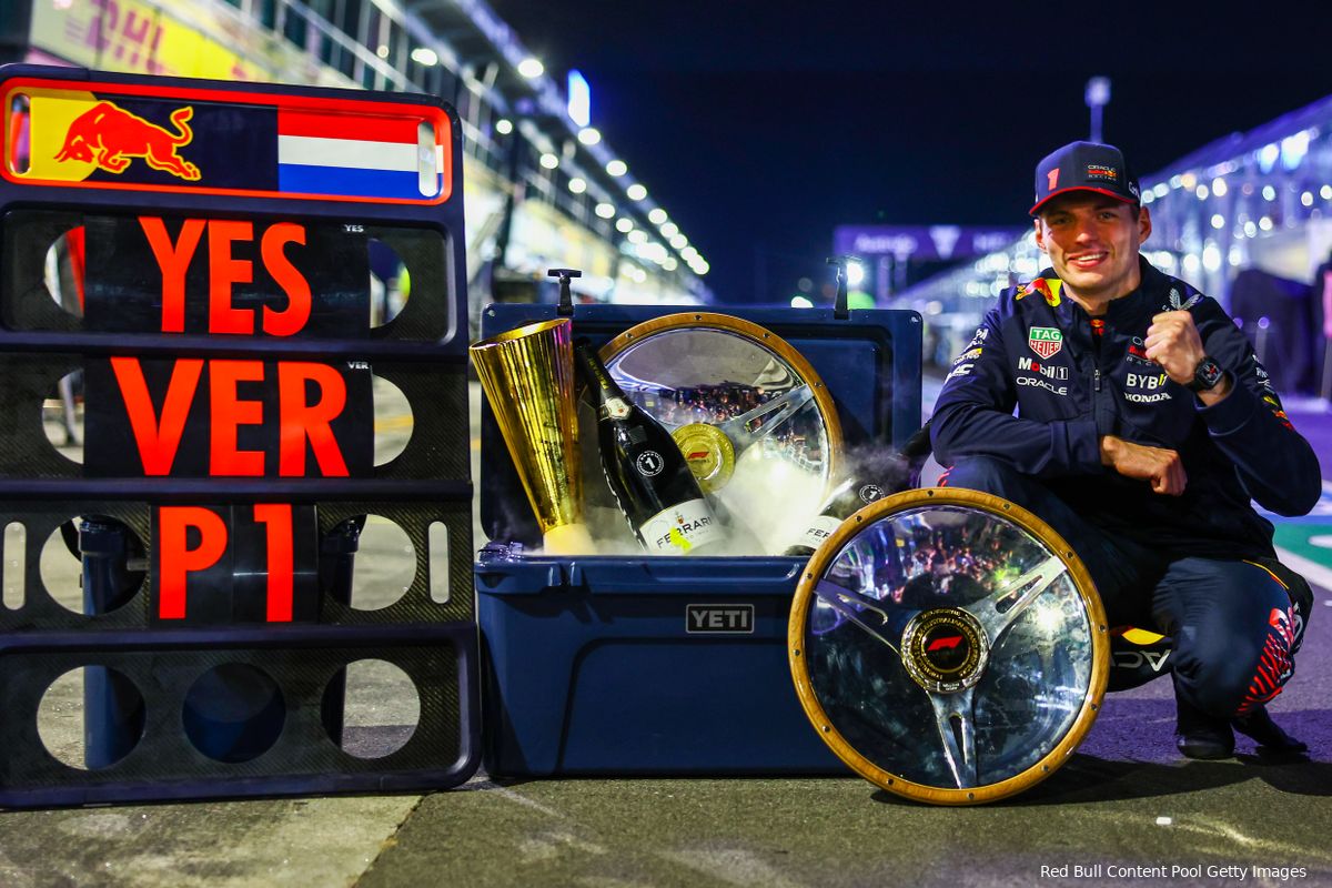 Analyse Race | Terwijl de FIA opnieuw onnodig aanwezig is, houdt Verstappen zijn hoofd koel