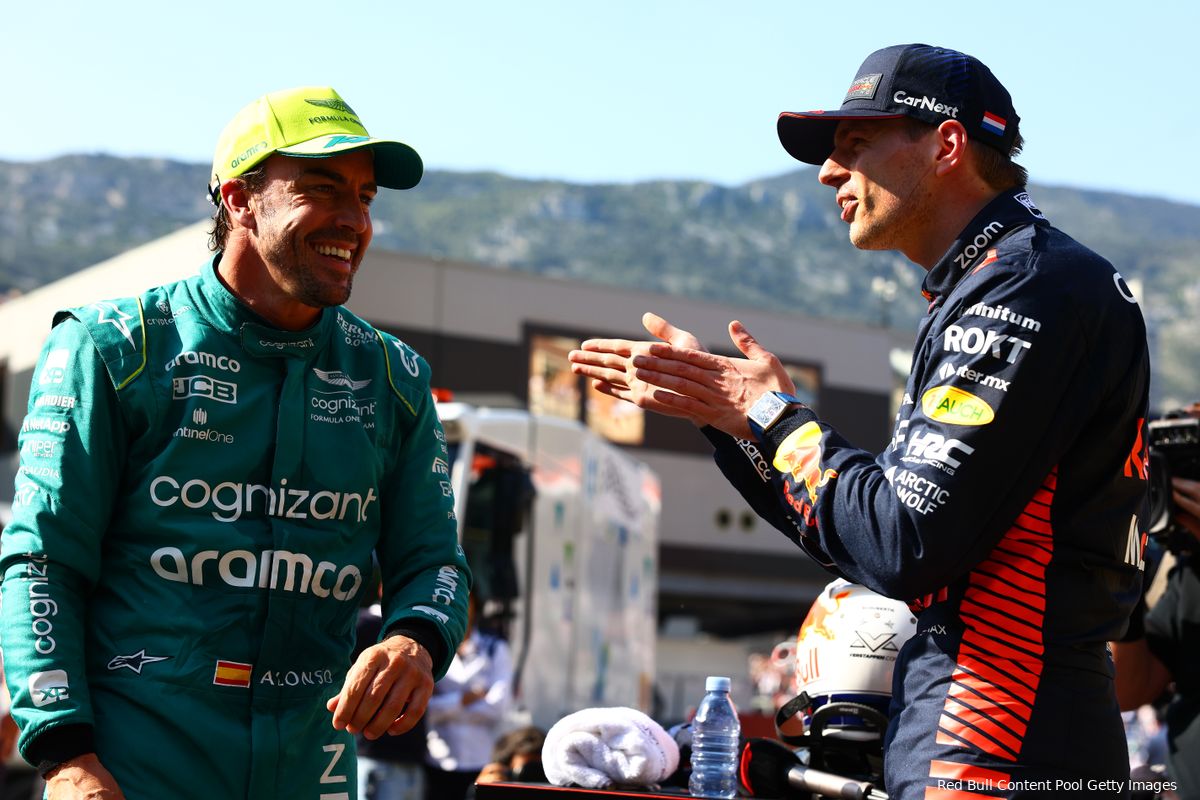 Startopstelling GP Monaco: het veld in de Red Bull-sandwich met Verstappen op P1 en Pérez achteraan