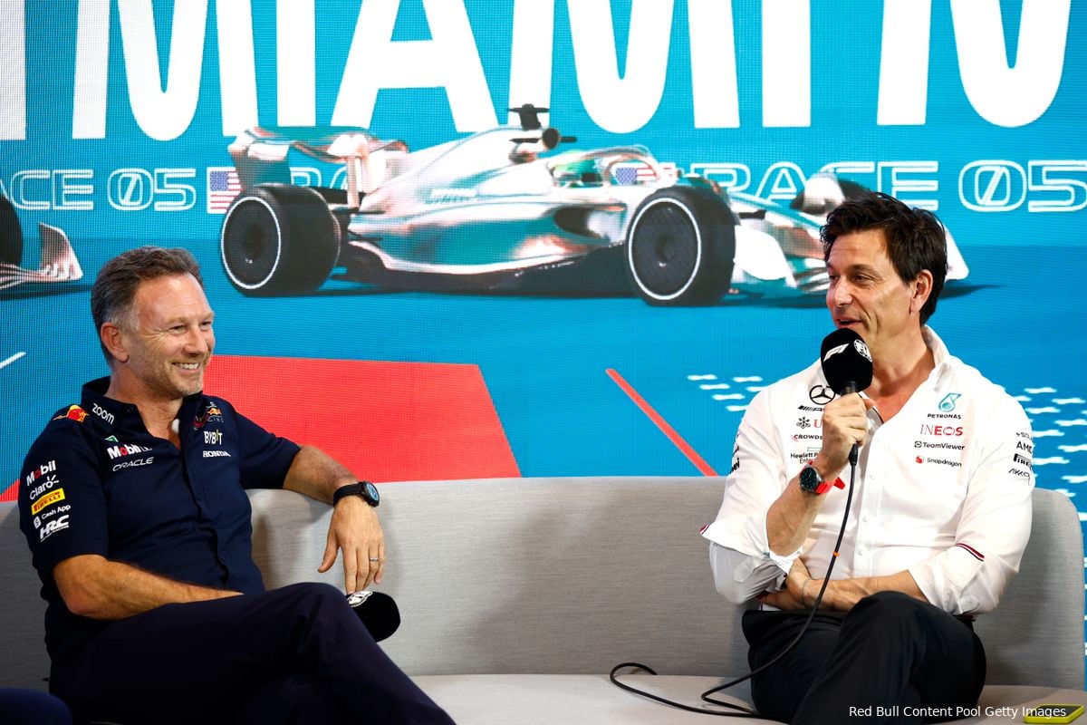 Horner krijgt advies van Wolff over strijd Verstappen en Pérez: 'We doen wat Toto zegt, maar dan beter'