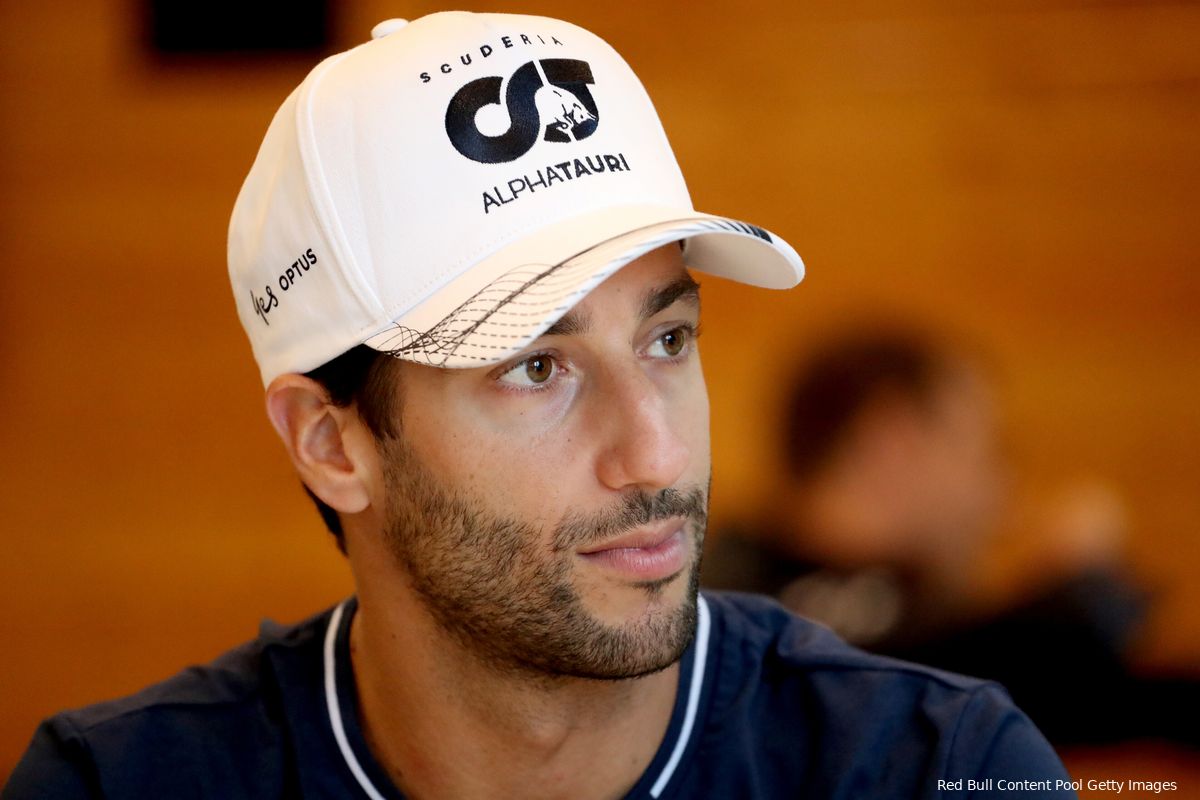 Ricciardo niet blij dat hij weer aan de zijlijn moest staan: 'Het was zeker frustrerend'